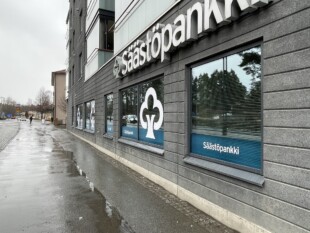 Ikkunateippaus pankin laseihin